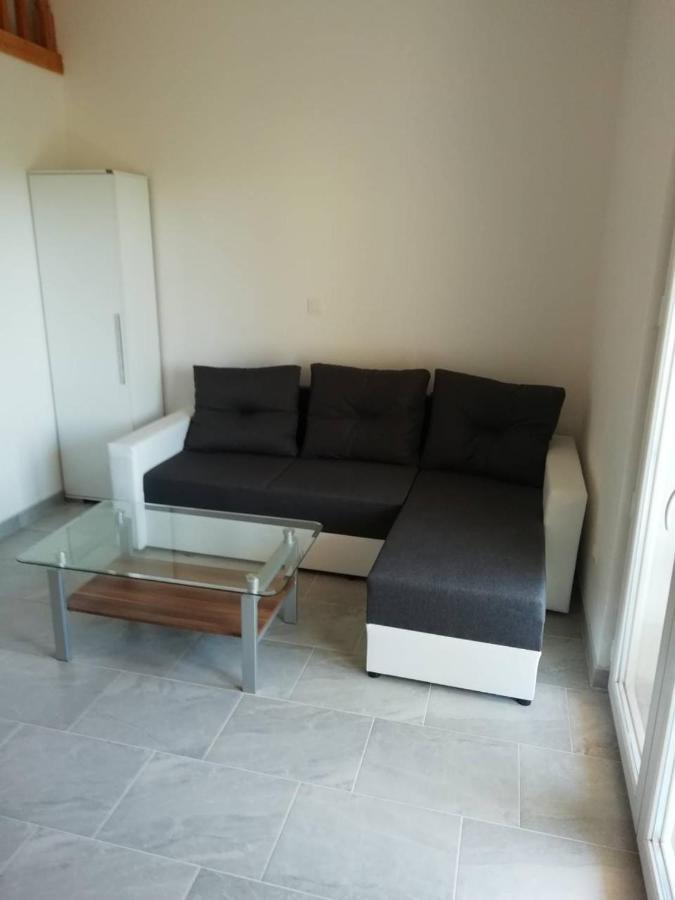 Apartman Deni09 *